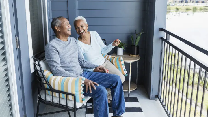 Pros and Cons of Senior Living Apartments